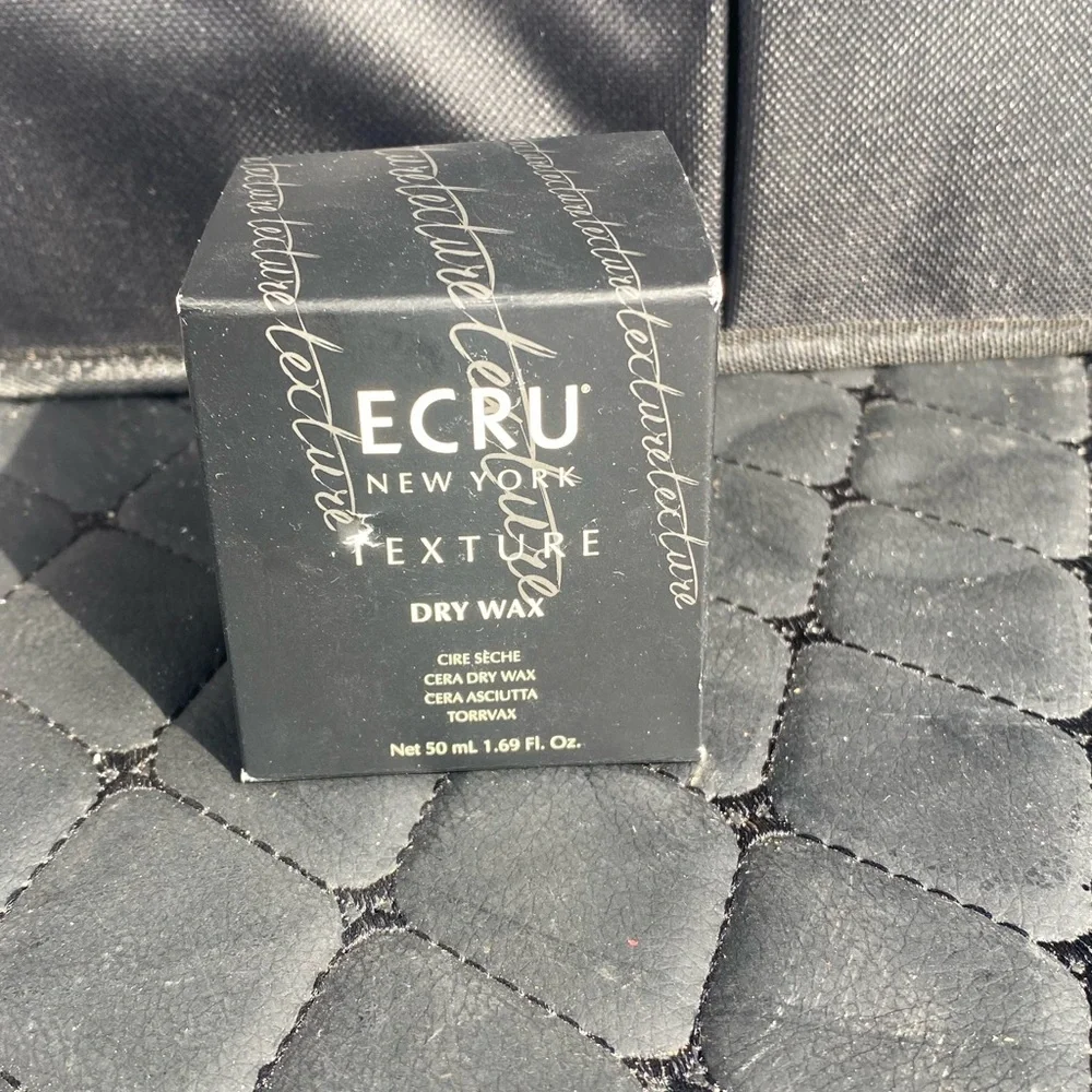 ECRU New York Texture Dry Wax - Black Box
